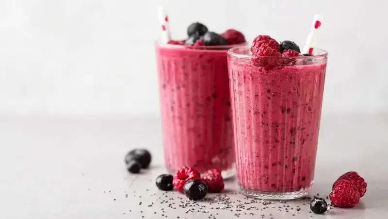 10 Low Calorie Smoothie Recipes for Easy Healthy Breakfasts 13 Mixed Berry Smoothie