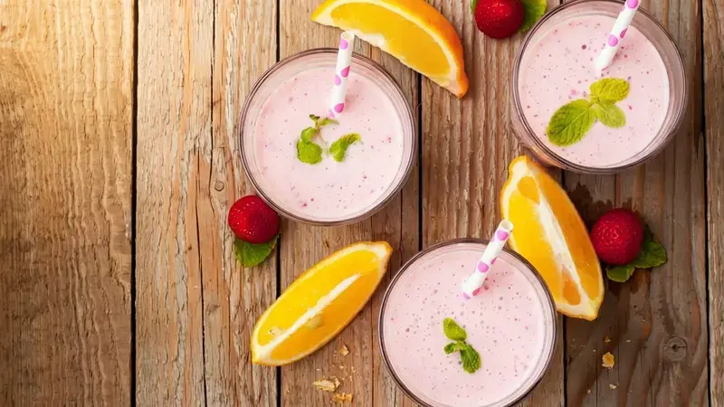 10 Low Calorie Smoothie Recipes for Easy Healthy Breakfasts 19 Strawberry Orange Smoothie