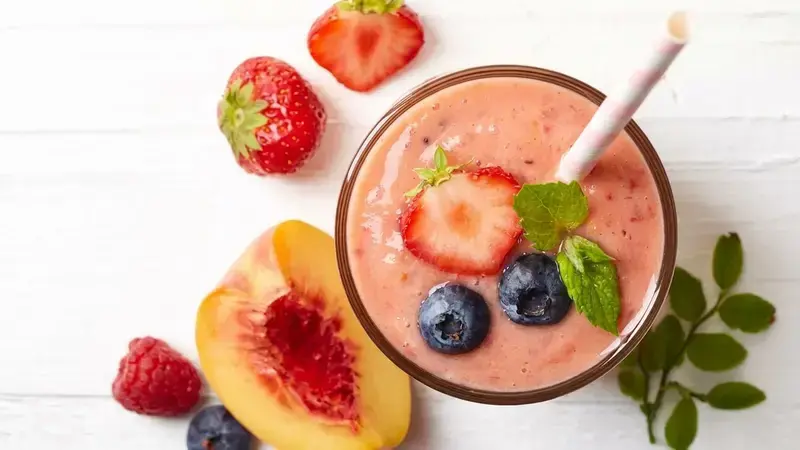 10 Low Calorie Smoothie Recipes for Easy Healthy Breakfasts 15 Strawberry Peach Smoothie