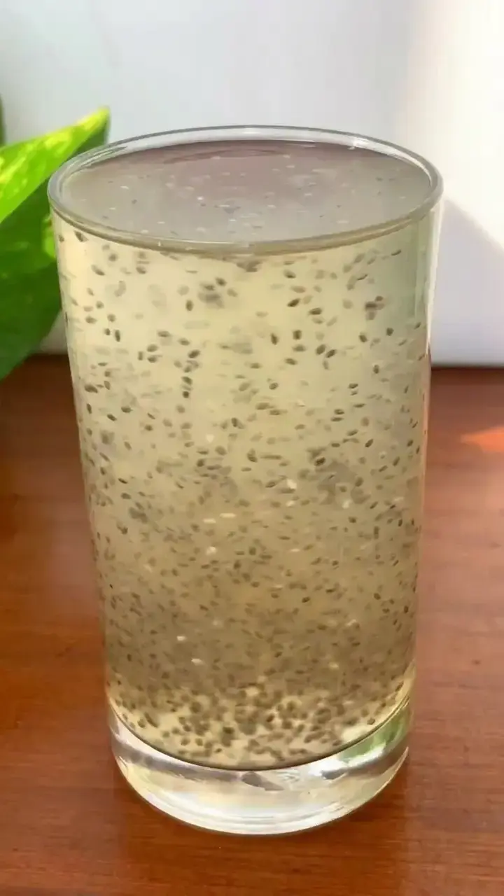 15 Summer Detox Drinks Ideas to Support Your Body's Natural Cleanse 7 15 Summer Detox Drinks Ideas, 6. Strawberry Lemon Chia Infusion