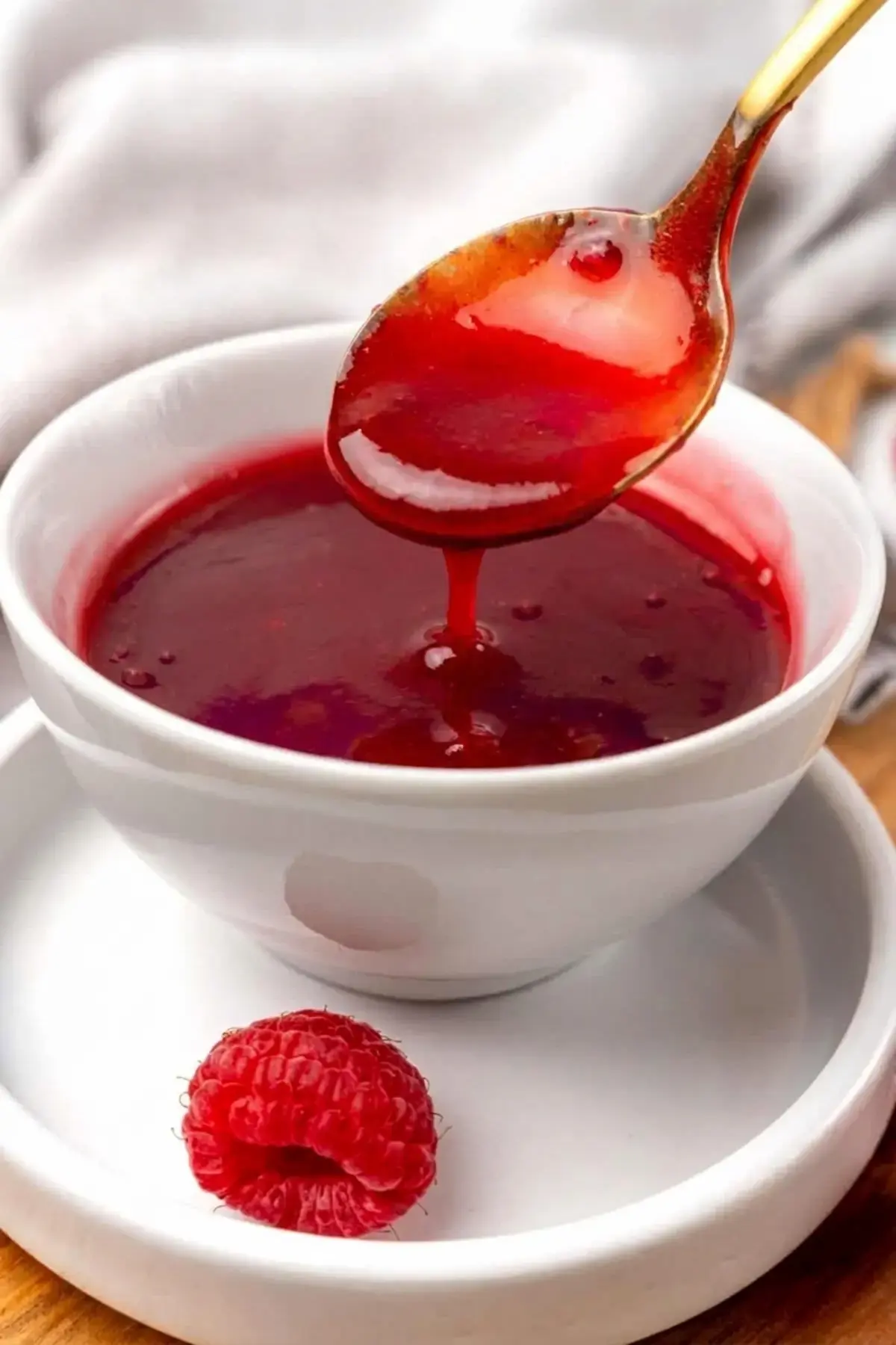 4 Easy Raspberry Sauce Recipes for Every Dessert 3 4 Easy Raspberry Sauce Recipes, Easy 4 Ingredient Raspberry Sauce