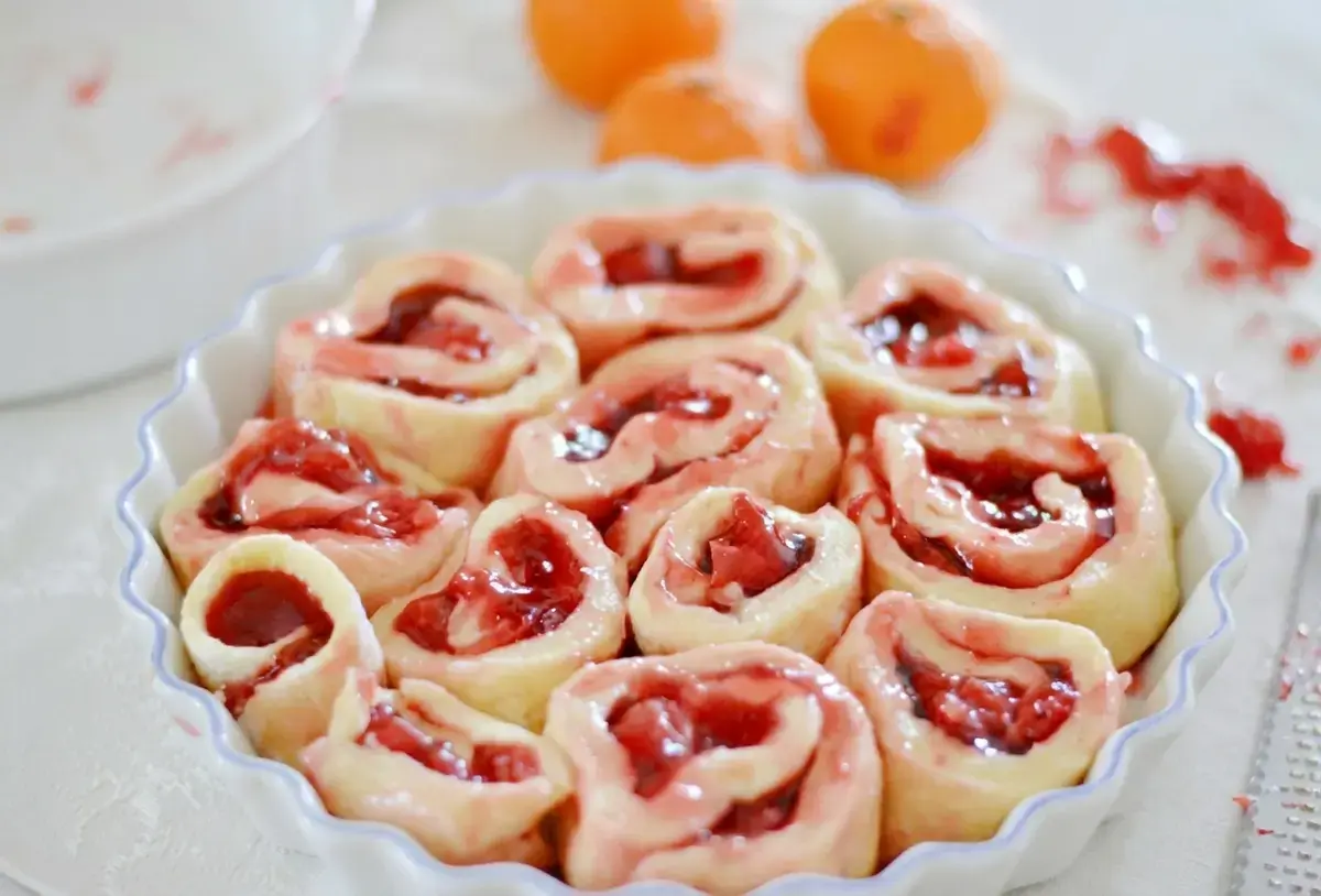 Easy Homemade Cherry Sweet Rolls Recipe With Icing for a Delicious Brunch 24 Easy Homemade Cherry Sweet Rolls Recipe With Icing, What Temperature should the water be to proof yeast