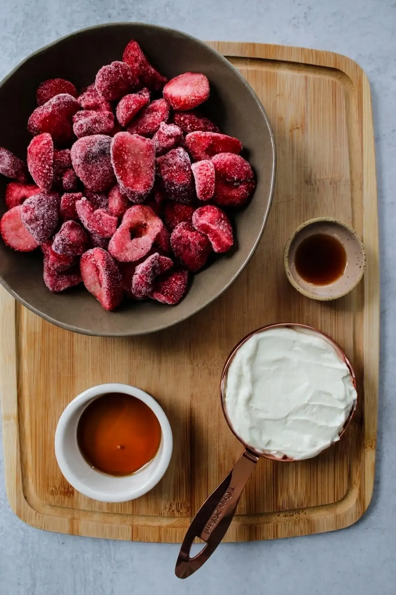 Healthy Homemade Greek Frozen Yogurt: A Simple 4-Ingredient Recipe 10 Healthy Homemade Greek Frozen Yogurt, Here's a look at the ingredients