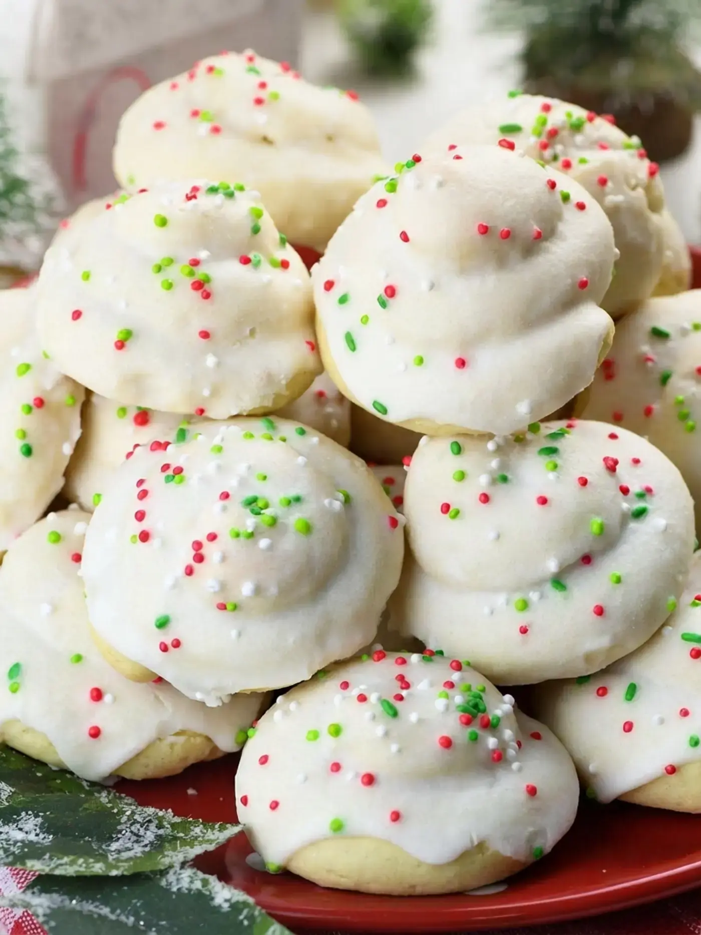 Italian Christmas Cookies: Soft, Buttery Holiday Treats with Sweet Glaze 10 Italian Christmas Cookies