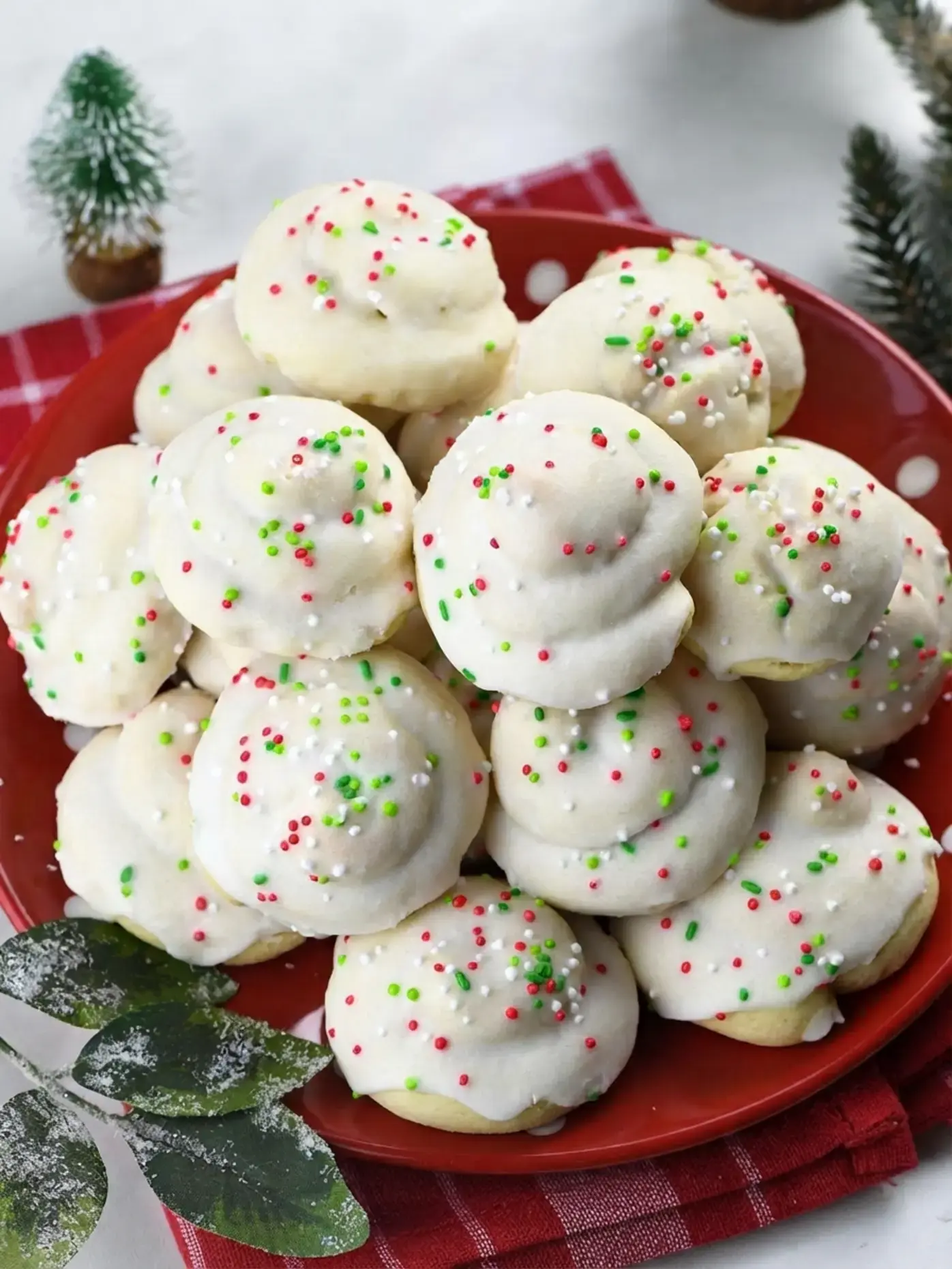 Italian Christmas Cookies: Soft, Buttery Holiday Treats with Sweet Glaze 17 Italian Christmas Cookies, Wrapping Up Your Italian Christmas Cookies Recipe