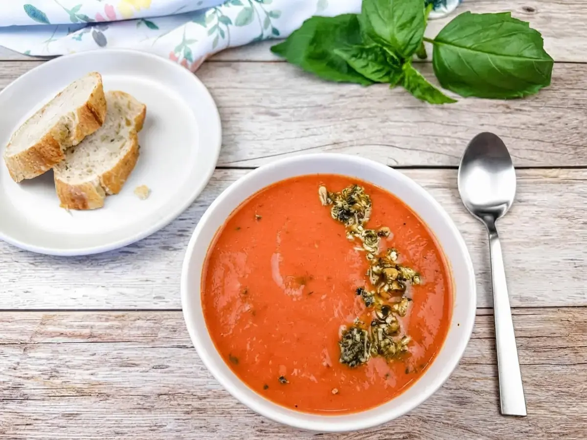 17 Christmas Recipes, Easy Red Pepper and Tomato Soup