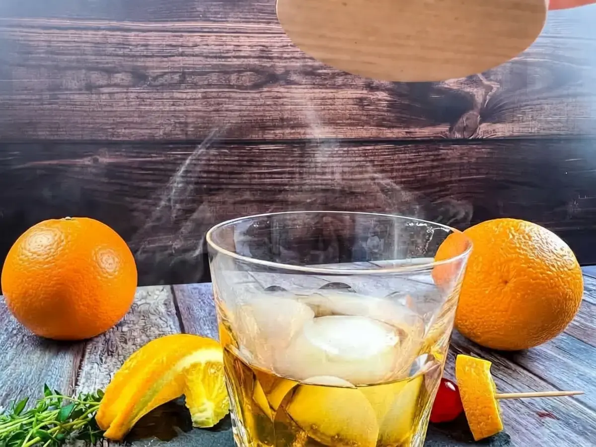 17 Christmas Recipes, Smoked Old Fashioned Cocktail