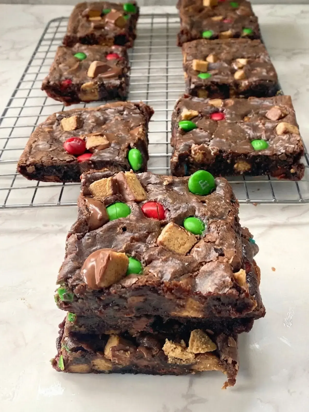20+ Easy Christmas Desserts Anyone Can Make, Christmas Peanut Butter Cup Brownies