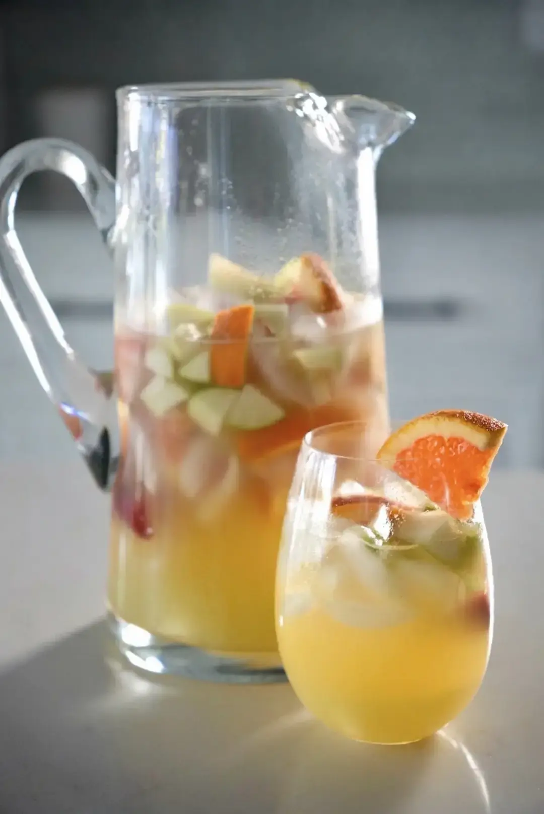 21 Best Fall Sangria Recipes for Cozy Autumn Entertaining 17 21 Best Fall Sangria Recipes, Olive Garden Green Apple Sangria