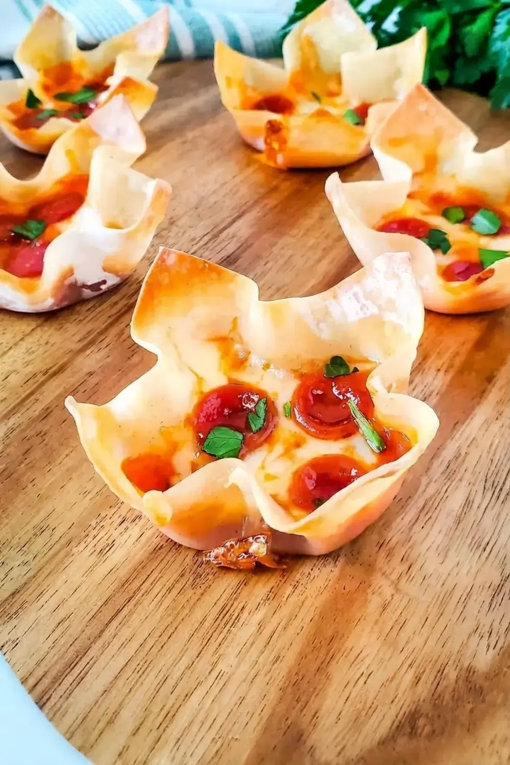 30+ One Bite Appetizers for a Crowd: Easy Finger Foods for Any Party 16 30+ One Bite Appetizers For A Crowd, Pizza Wonton Cups
