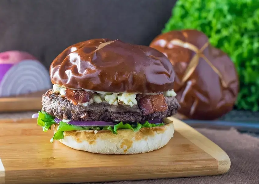 32 Best Gourmet Burger Recipes for Perfect Homemade Burgers 9 32 Best Gourmet Burger Recipes, 8. Bacon Blue Cheeseburger