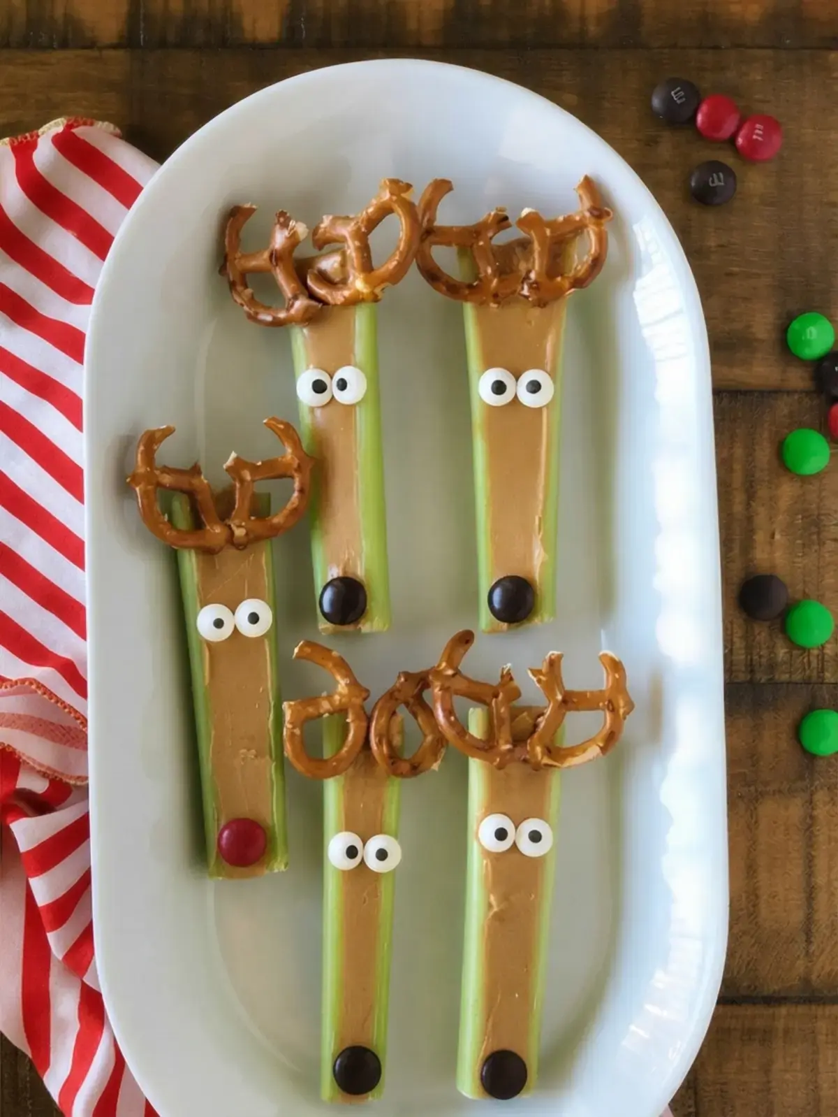 32 Cheerful Christmas Recipes, Reindeer Snacks