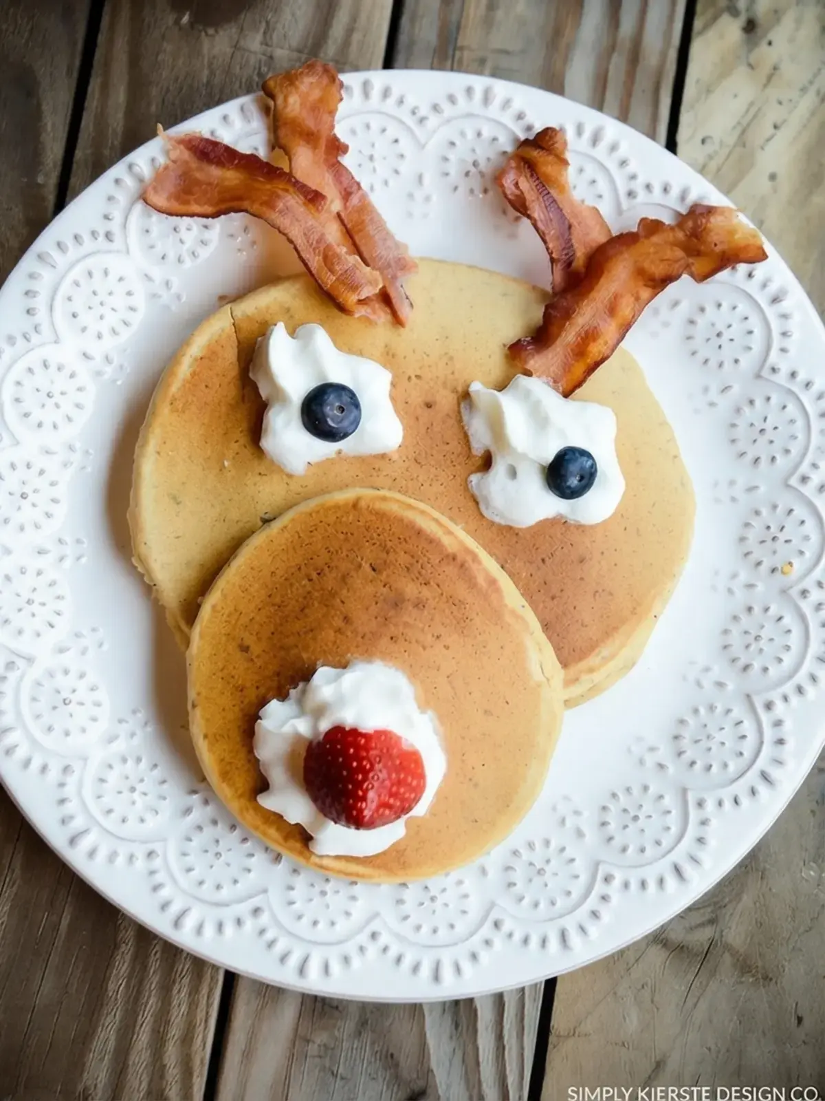 32 Cheerful Christmas Recipes, Rudolph Pancakes