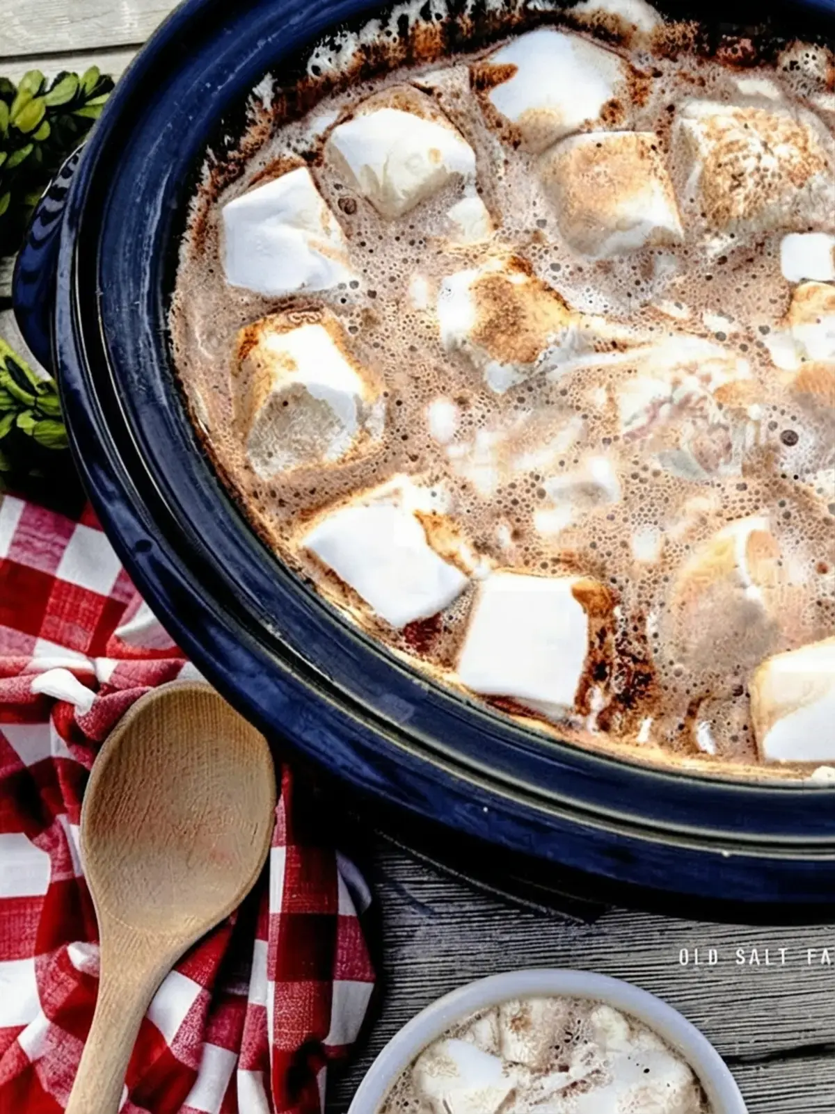 35 Delicious Holiday Dishes To Make Spirits Bright: Festive Recipes for Appetizers, Sides, and Desserts 29 35 Delicious Holiday Dishes To Make Spirits Bright, Crockpot Hot Chocolate