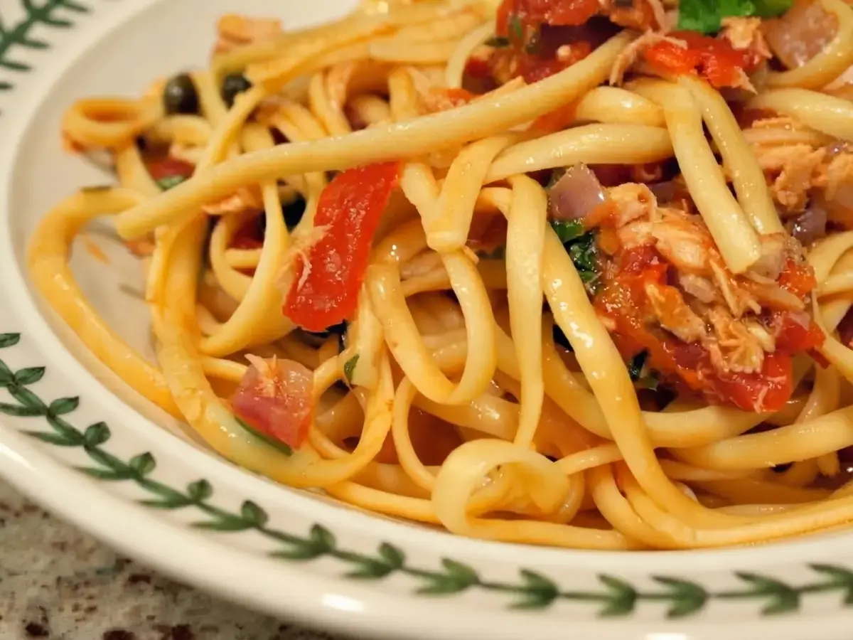 37 Christmas Dishes, Tuna and Tomato Pasta