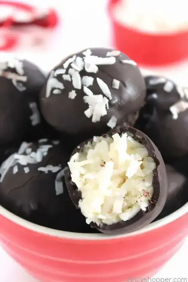 52 Best Christmas Truffles Recipes, 11. Coconut Truffles