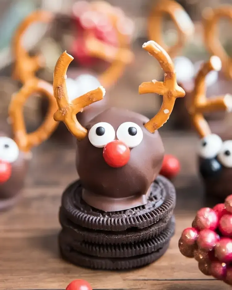 52 Best Christmas Truffles Recipes, 3. Reindeer Oreo Truffles