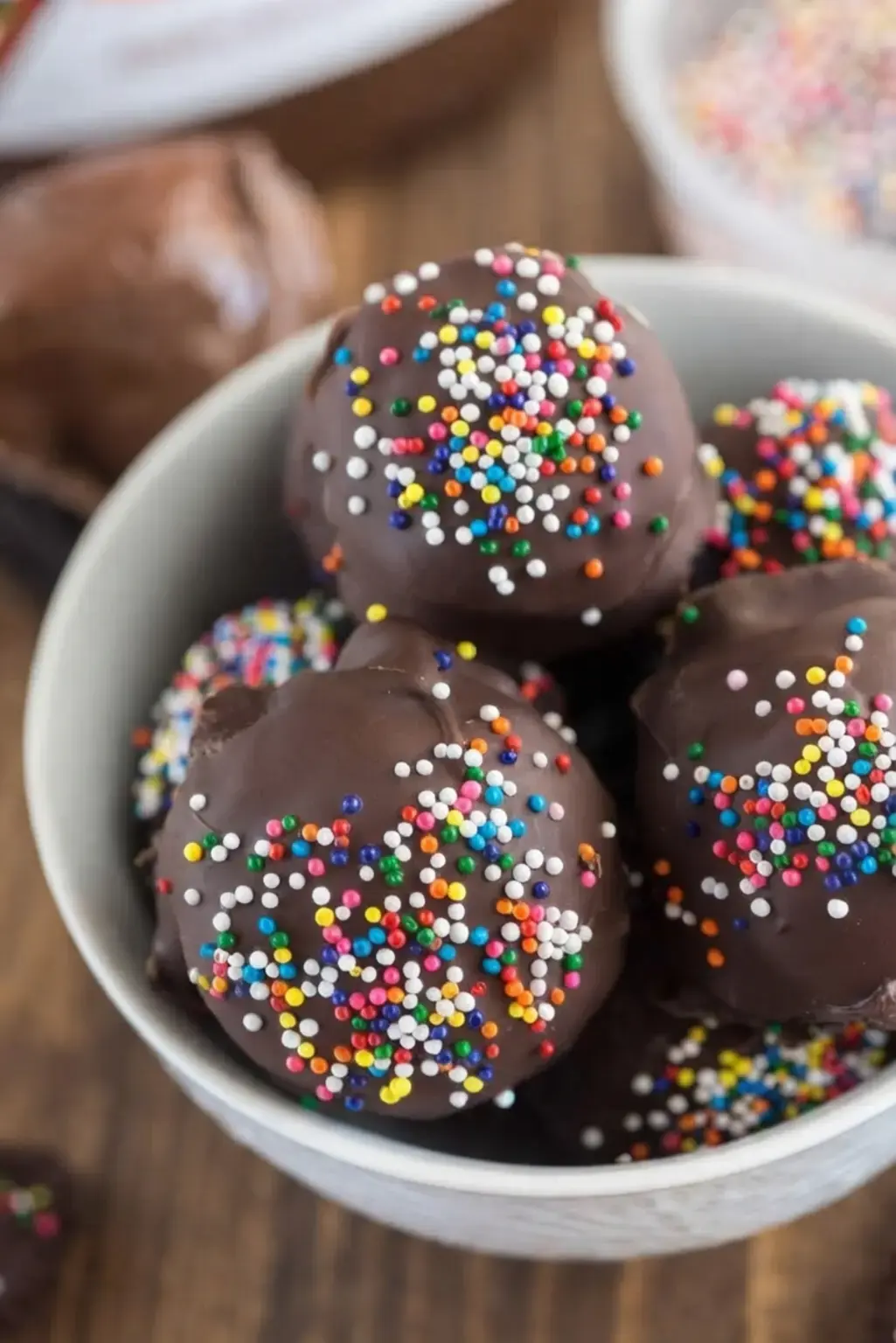 52 Best Christmas Truffles Recipes, 7. 3-ingredient Nutella Truffles