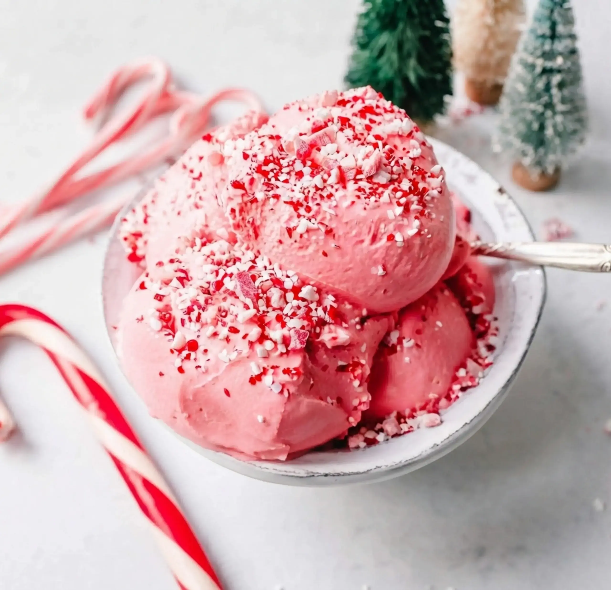 8 Christmas Flavors for Holiday Baking to Sweeten Your Season 31 8 Christmas Flavors For Holiday Baking, Peppermint Chocolate Chip Cookies