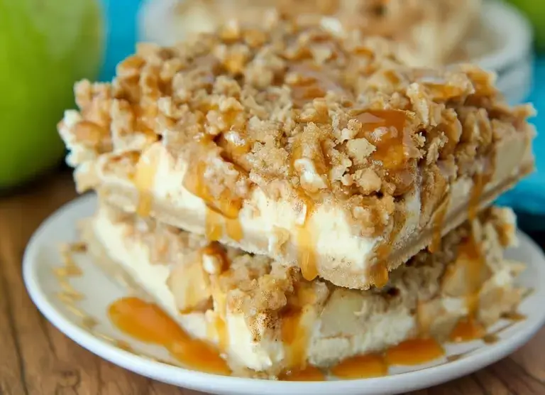 Apple Pie Cheesecake Bars: The Perfect Fall Dessert 6 Apple Pie Cheesecake Bars