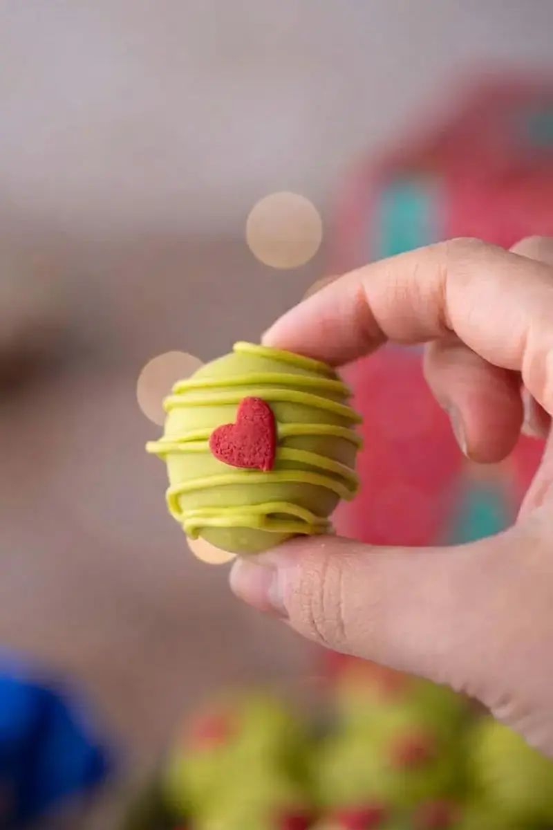Best No-Bake Grinch Oreo Truffles Recipe, How to Make These Grinch Oreo Truffles Vegan