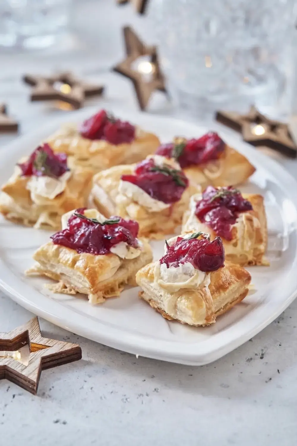 Easy Christmas Sweet Treats for Parties, Gifting, and Cozy Nights 15 Easy Christmas Sweet Treats, 13. Cranberry Brie Bites