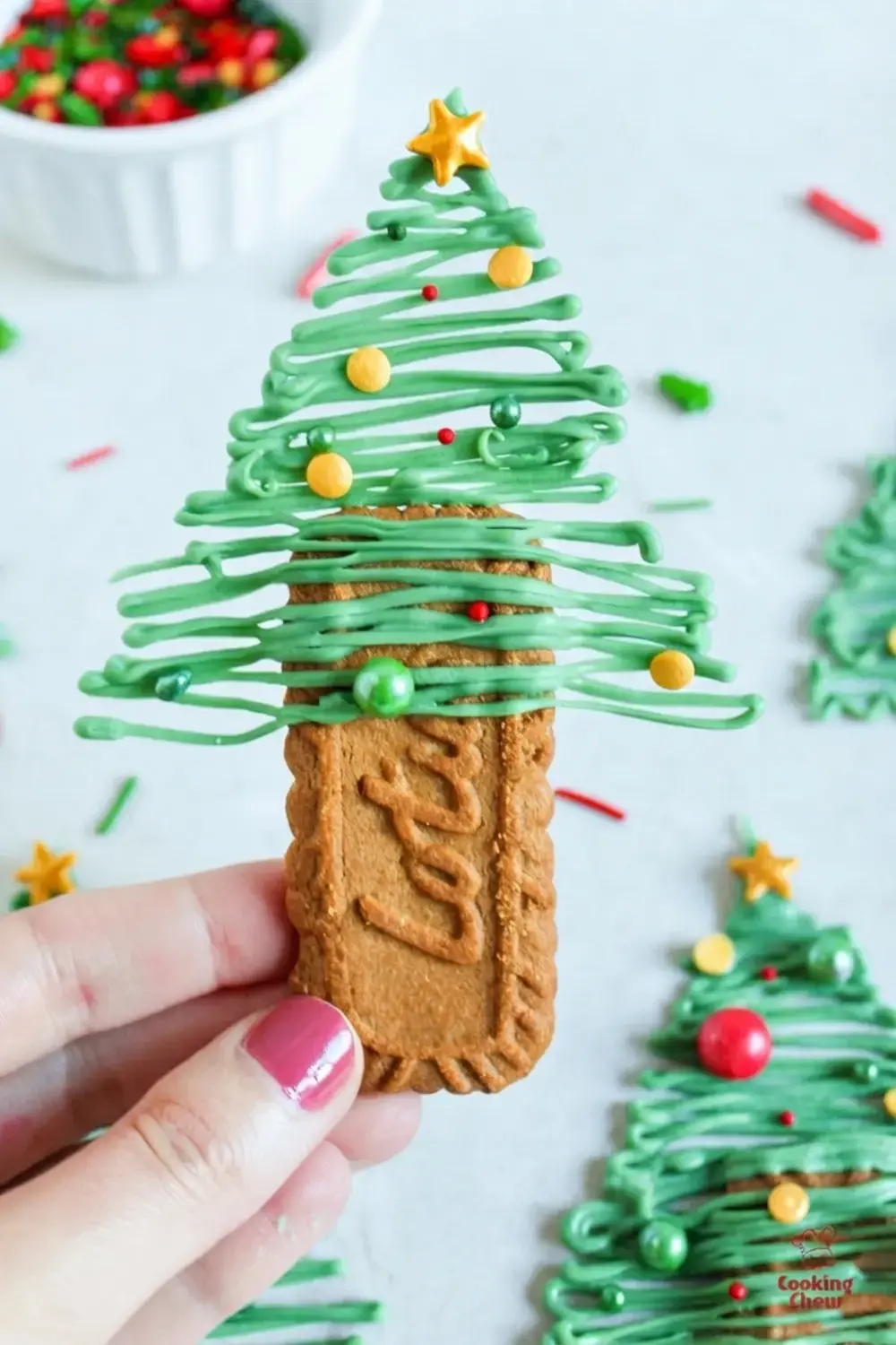 Easy Christmas Sweet Treats for Parties, Gifting, and Cozy Nights 9 Easy Christmas Sweet Treats, 7. Chocolate & Cookie Christmas Trees