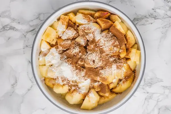 Simple Apple Crumble: An Easy Apple Crisp with a Buttery Oat Topping 17 Simple Apple Crumble, How to make simple apple crumble in easy steps