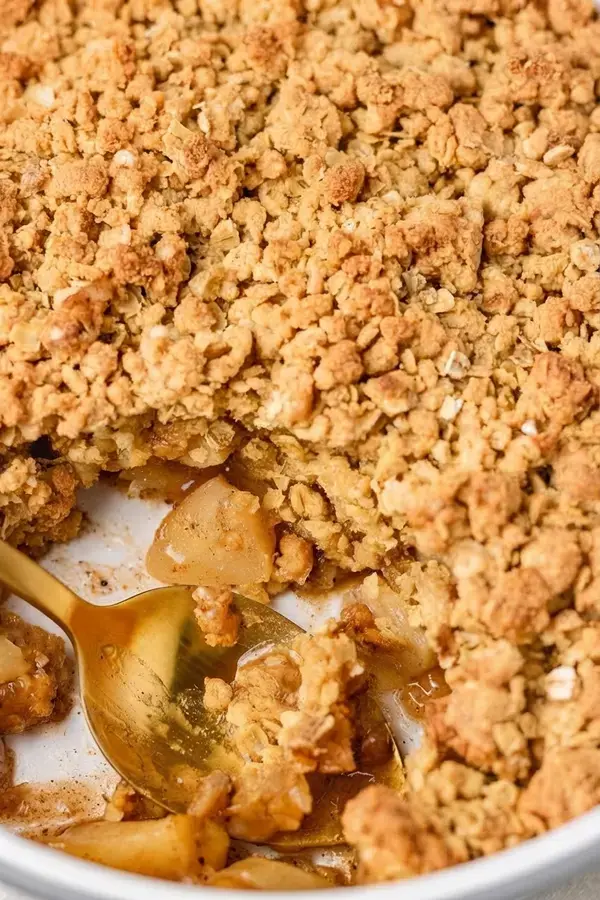 Simple Apple Crumble: An Easy Apple Crisp with a Buttery Oat Topping 14 Simple Apple Crumble, Simple apple crumble recipe literally the best in the whole wide world