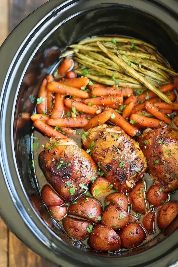 Slow Cooker Honey Garlic Chicken And Veggies